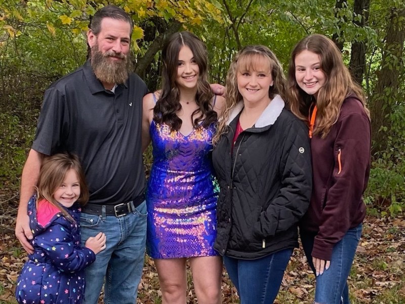 Chris Albright (second to left) and Jessica Albright (second to right) pose for a family photo with their children in East Palestine, Ohio, in October 2021. Photo courtesy of Chris Albright.